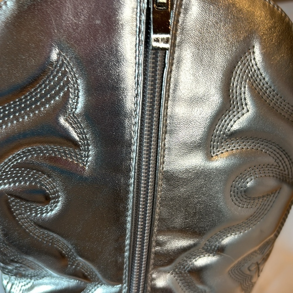 Shiny Silver zip up boots New with tags - Picture 4 of 8